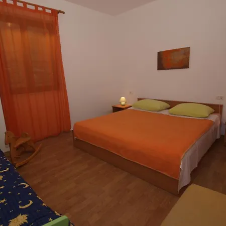 Apartment Emil 769 *